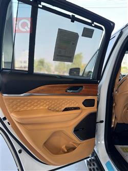 جیپ گراند شیرۆکی